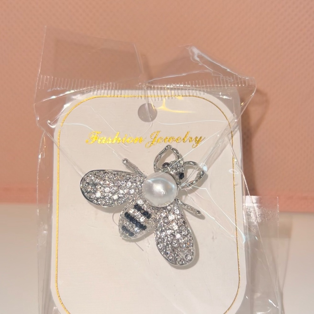 Fashion Jewelry Silver Bee Brooch with Crystals